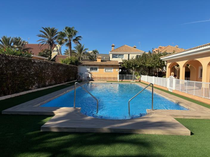 Image No.25-8 Bed Villa for sale