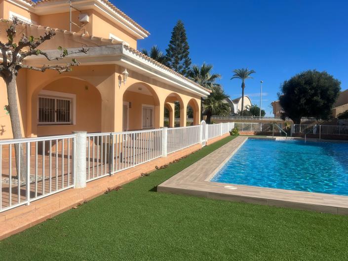 Image No.44-8 Bed Villa for sale