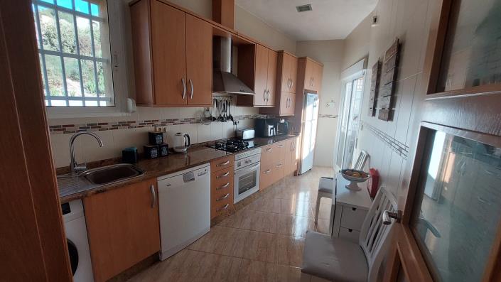 Image No.6-2 Bed House for sale