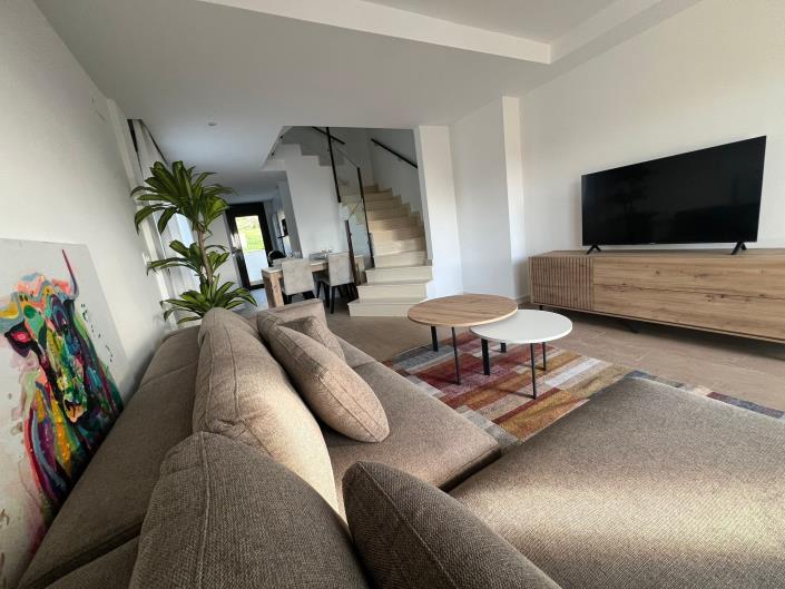 Image No.11-3 Bed Townhouse for sale