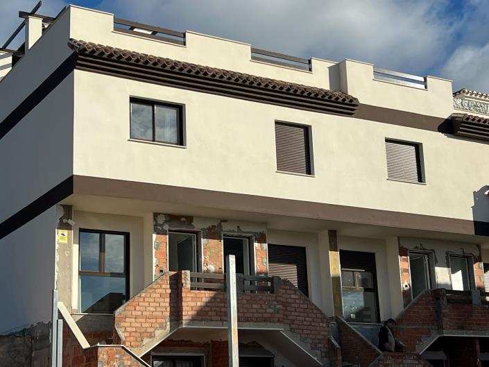 Image No.19-3 Bed Townhouse for sale