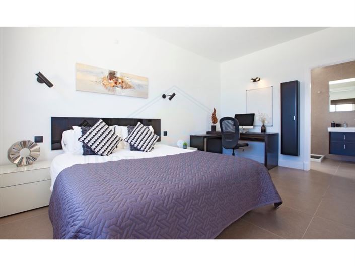 Image No.20-7 Bed House for sale