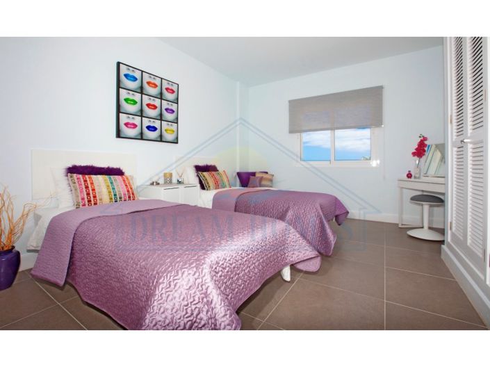 Image No.21-7 Bed House for sale