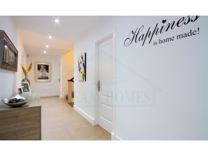 Image No.26-7 Bed House for sale