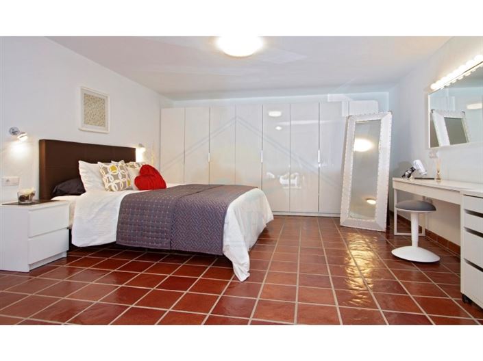 Image No.28-7 Bed House for sale