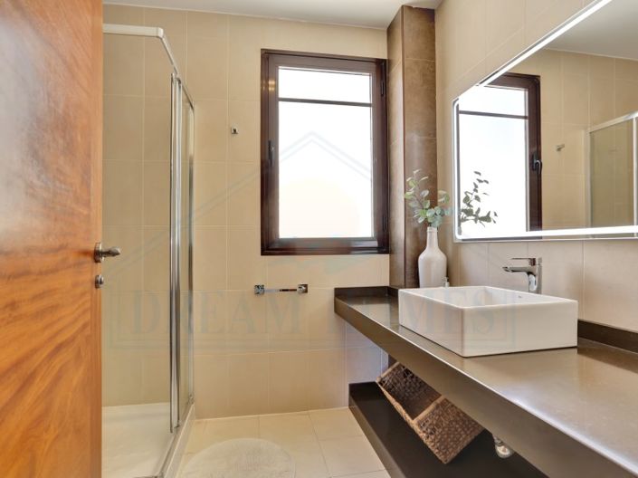 Image No.27-3 Bed Villa for sale