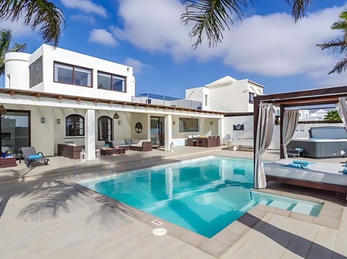 Image No.1-4 Bed Villa for sale