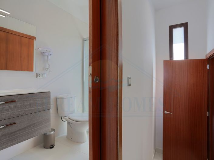 Image No.10-4 Bed Villa for sale