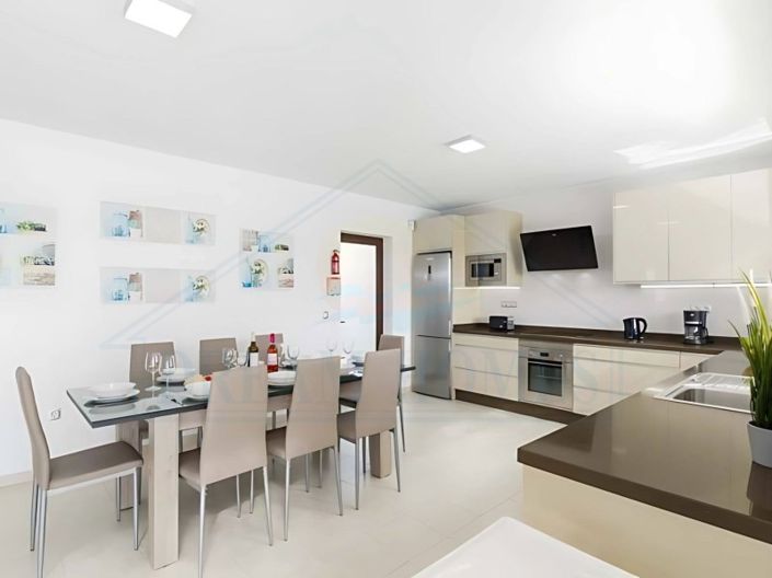 Image No.12-4 Bed Villa for sale