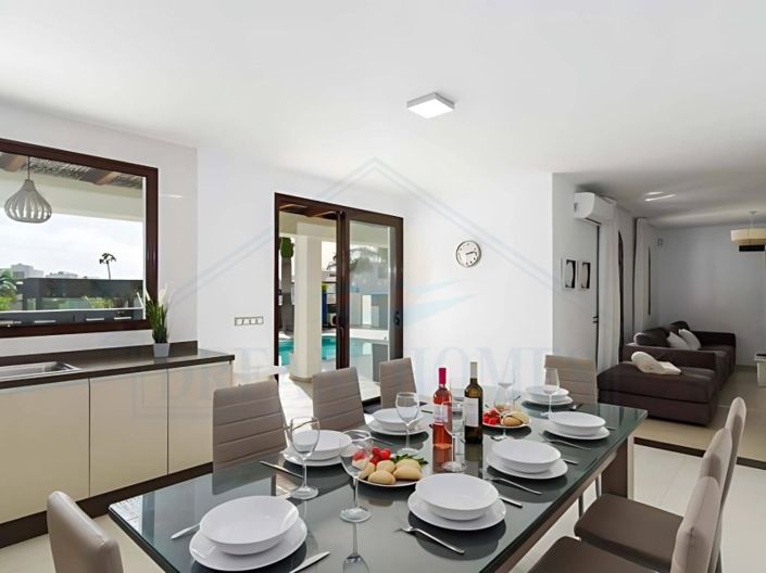 Image No.15-4 Bed Villa for sale