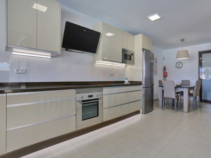 Image No.25-4 Bed Villa for sale