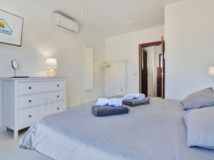 Image No.4-4 Bed Villa for sale