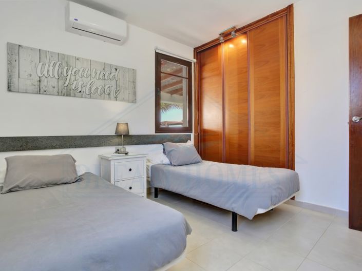 Image No.42-4 Bed Villa for sale