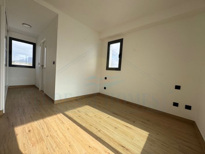 Image No.29-2 Bed Apartment for sale