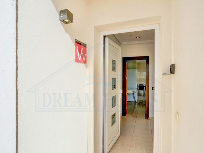 Image No.10-4 Bed Villa for sale