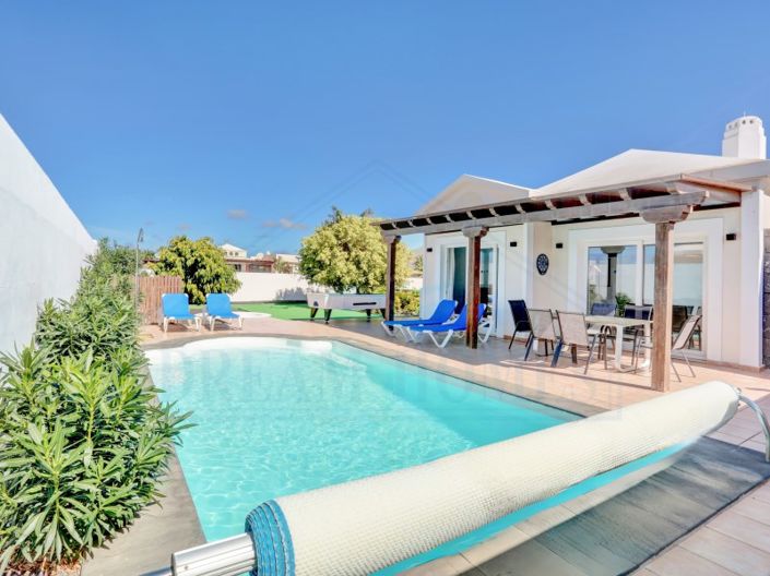 Image No.2-4 Bed Villa for sale