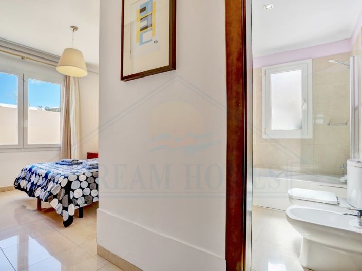 Image No.23-4 Bed Villa for sale