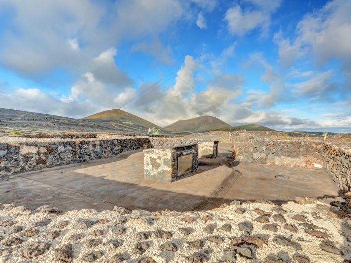 Image No.24-2 Bed Farmhouse for sale