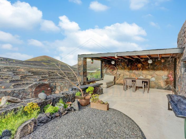 Image No.3-2 Bed Farmhouse for sale