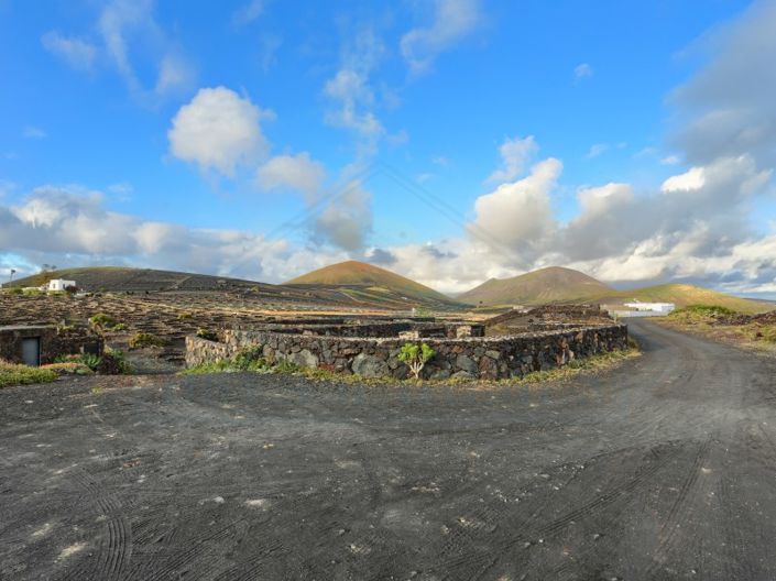 Image No.4-2 Bed Farmhouse for sale