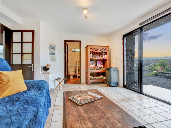 Image No.8-2 Bed Farmhouse for sale