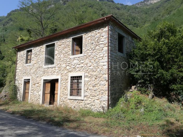 Image No.1-2 Bed Farmhouse for sale