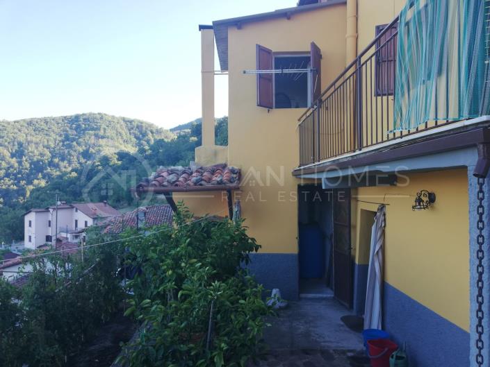 Image No.2-Maison de village de 2 chambres à vendre à Lucca