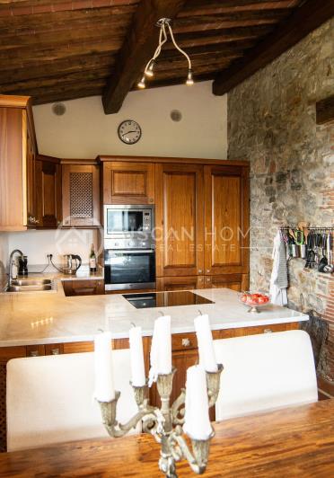 Image No.8-3 Bed Farmhouse for sale