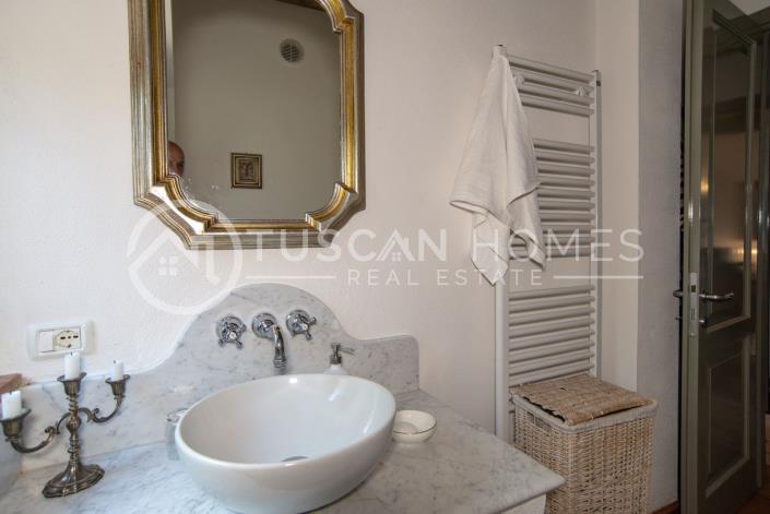 Image No.11-3 Bed Farmhouse for sale