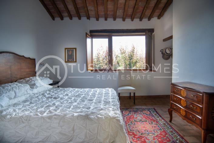 Image No.14-3 Bed Farmhouse for sale