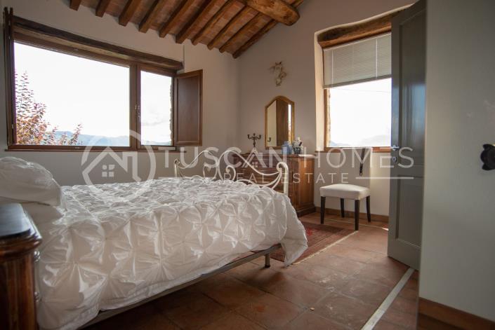 Image No.15-3 Bed Farmhouse for sale