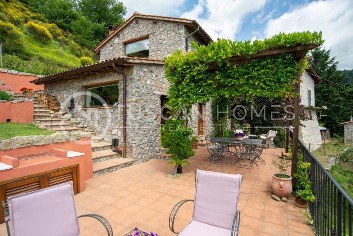 Image No.2-3 Bed Farmhouse for sale