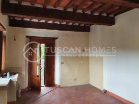 Image No.2-Maison de campagne de 4 chambres à vendre à Bagni di Lucca