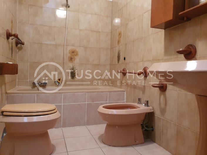 Image No.9-4 Bed House for sale