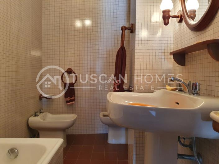 Image No.11-3 Bed House for sale