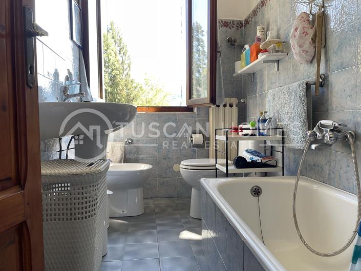 Image No.8-3 Bed Townhouse for sale