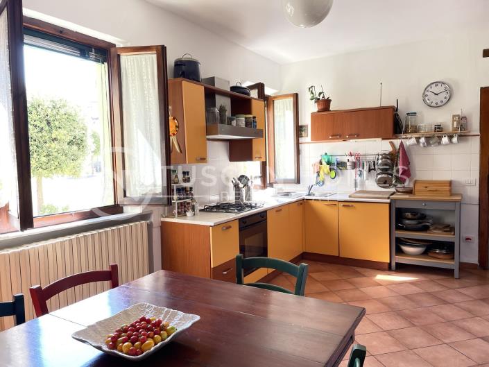 Image No.4-3 Bed Townhouse for sale