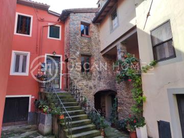 1 - Barga, Townhouse