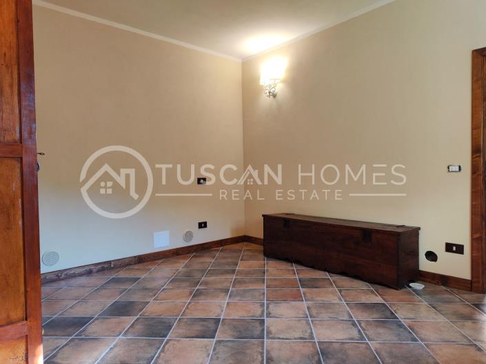 Image No.30-4 Bed Farmhouse for sale