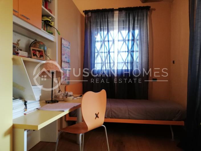 Image No.10-4 Bed Farmhouse for sale