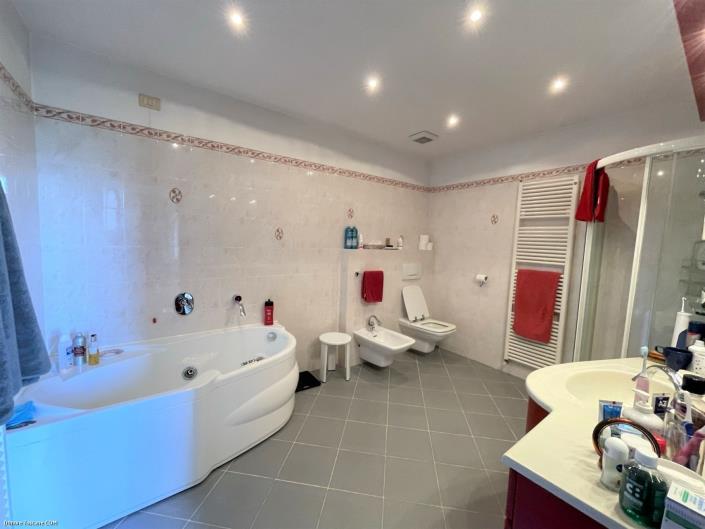 Image No.4-Ferme de 4 chambres à vendre à Barga