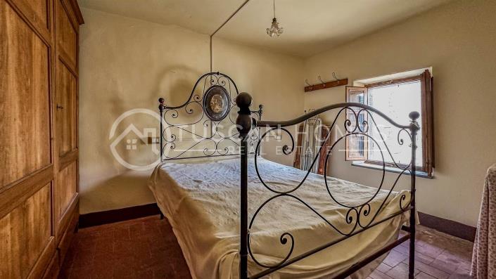 Image No.22-4 Bed Townhouse for sale