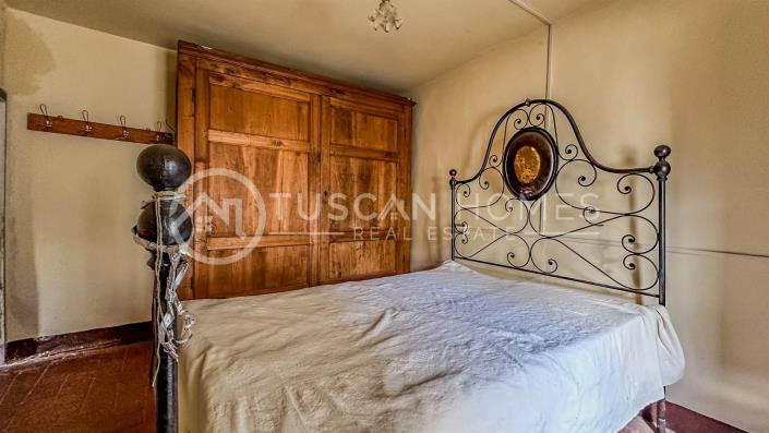 Image No.24-4 Bed Townhouse for sale