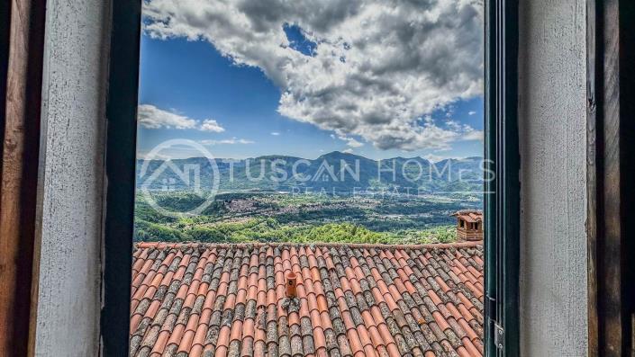 Image No.2-4 Bed Townhouse for sale