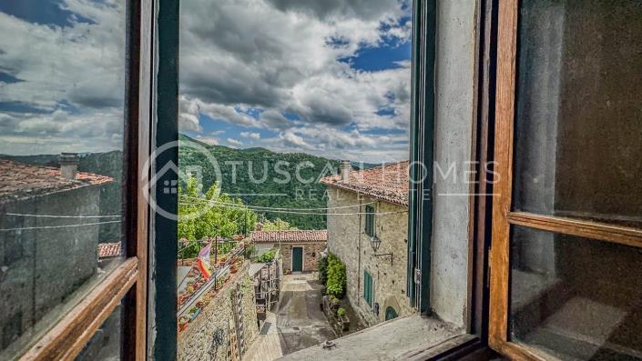 Image No.28-4 Bed Townhouse for sale