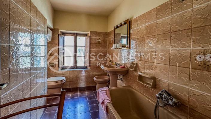 Image No.35-4 Bed Townhouse for sale