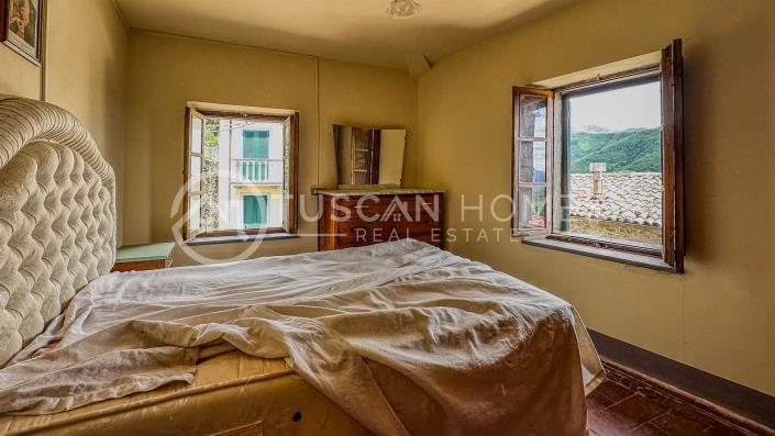 Image No.41-4 Bed Townhouse for sale