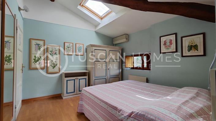 Image No.20-9 Bed Hotel for sale