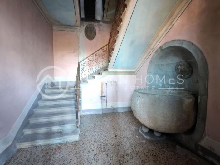 Image No.20-4 Bed Apartment for sale