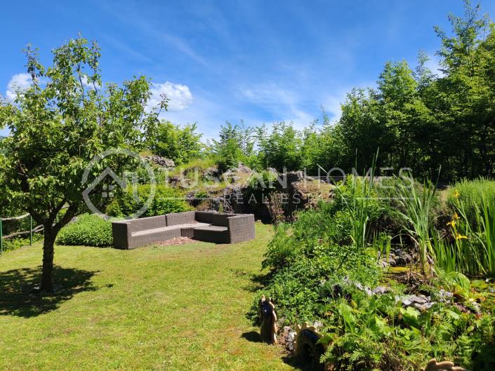 Image No.12-3 Bed Farmhouse for sale